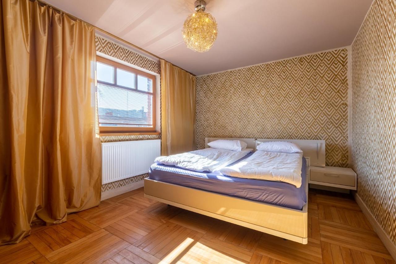 Patek Premium Apartments - Airport Lawica & Mtp & Car Races & International Trade Fairs Skórzewo Exteriör bild